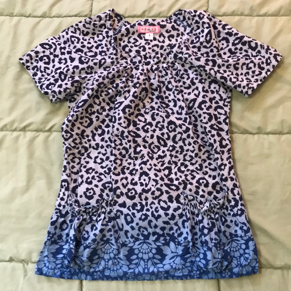 Koi by Kathy Peterson Scrub Top, size S, 2 pockets